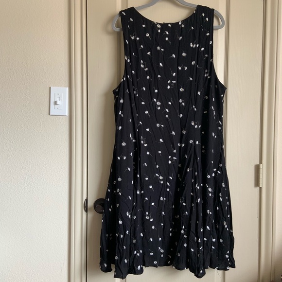 Torrid floral dress - Picture 3 of 3